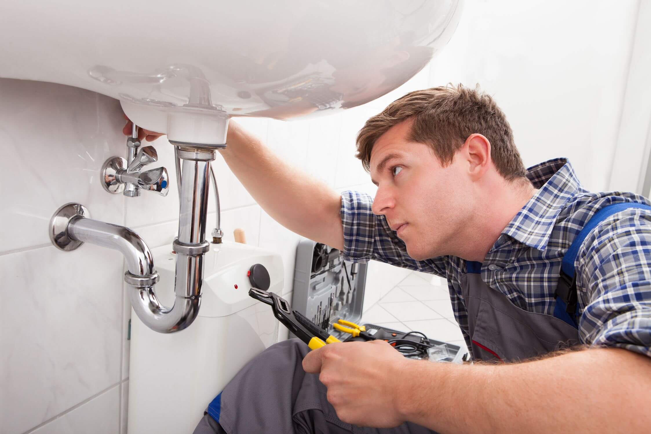 Emergency plumbing and leak repair